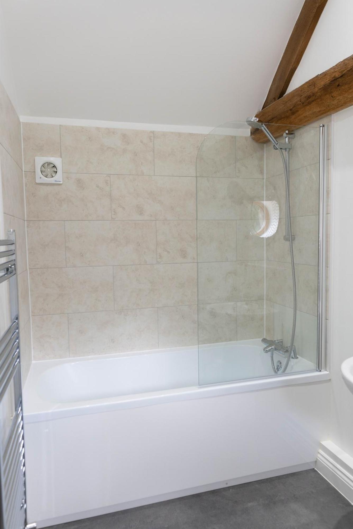 Lovely 1-bed & Bathroom In Converted Barn Near Newark Show-ground *
